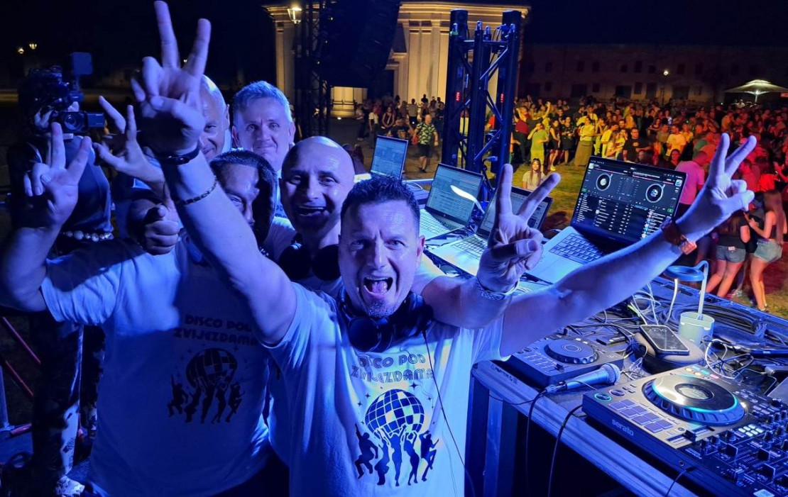 Disco pod zvijezdama