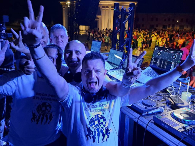 Disco pod zvijezdama